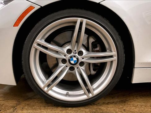 Used 2016 BMW Z4 sDrive35is image 12