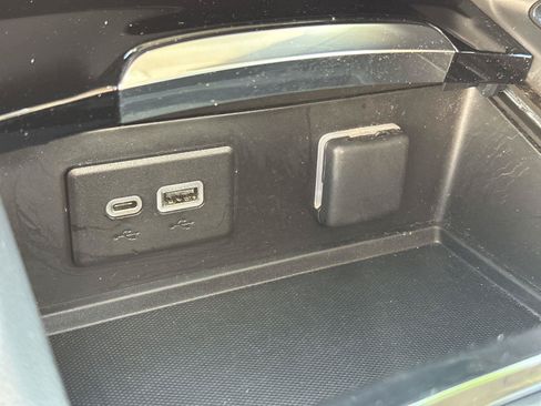 Used 2023 Buick Envision Essence FWD image 37