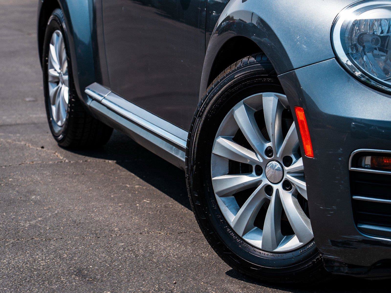 Used 2018 Volkswagen Beetle 2.0T FWD image 2