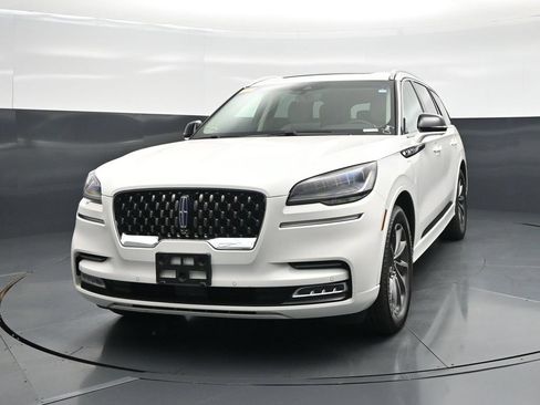 Used 2020 Lincoln Aviator Grand Touring w/ Elements Package Plus AWD/4WD image 54