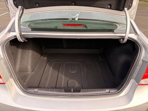 Used 2014 Chevrolet Cruze LS image 16