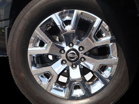Used 2021 Nissan Titan SV w/ SV Convenience Package AWD/4WD image 3