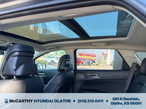 Used 2025 Kia Sportage SX Prestige AWD/4WD image 16