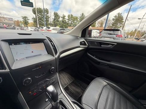 Used 2018 Ford Edge SEL w/ Equipment Group 201A AWD/4WD image 26