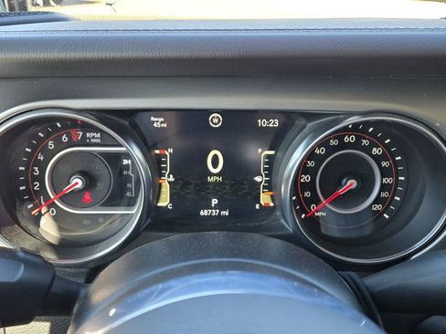 Used 2021 Jeep Gladiator Rubicon AWD/4WD image 22