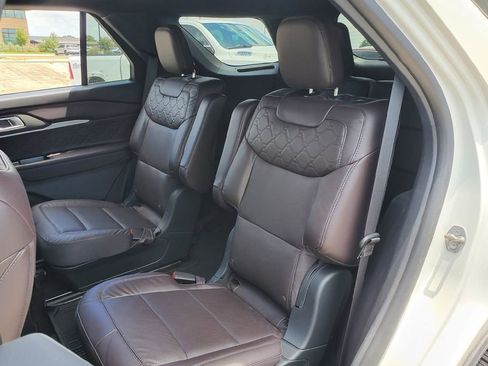 Used 2026 Ford Explorer Platinum w/ LUX Leather Package AWD/4WD image 23
