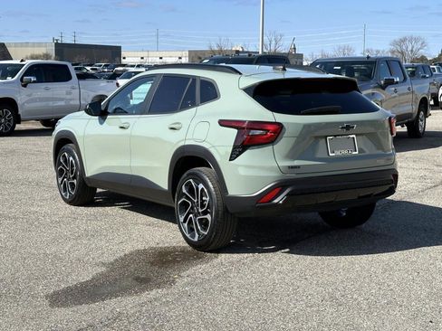 Certified 2024 Chevrolet Trax RS w/ Driver Confidence Package image 3