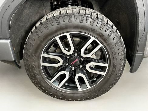 Used 2020 GMC Sierra 1500 AT4 w/ Technology Package AWD/4WD image 8