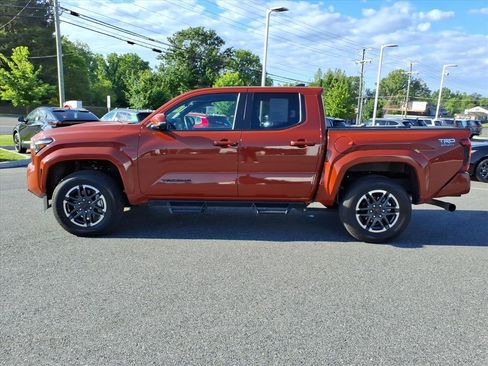 Certified 2025 Toyota Tacoma TRD Sport w/ TRD Sport Premium Package AWD/4WD image 13