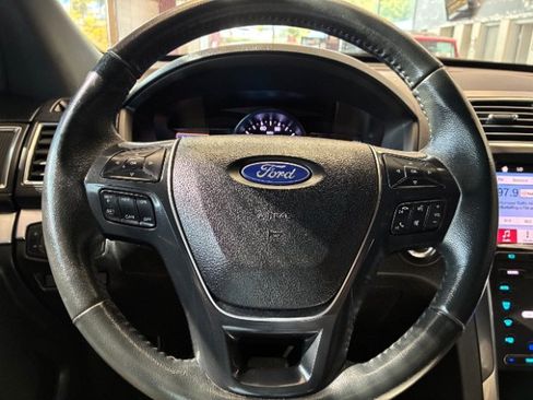 Used 2019 Ford Explorer Limited AWD/4WD image 25