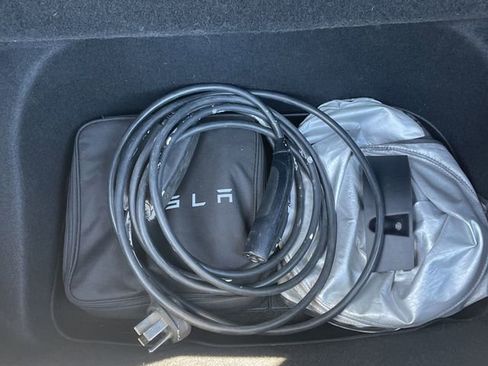 Used 2021 Tesla Model Y Long Range AWD/4WD image 7