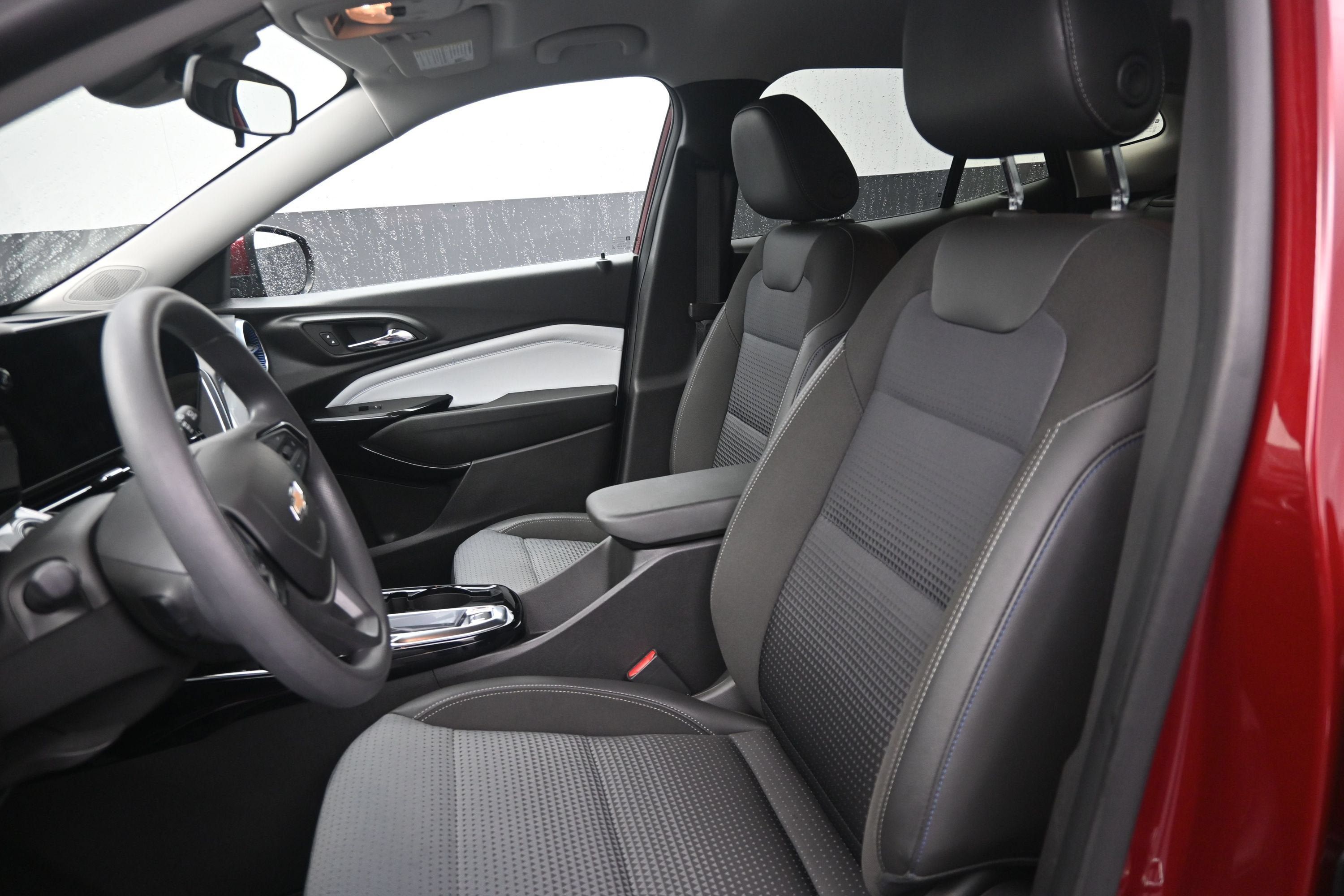 Certified 2024 Chevrolet Trax LT FWD image 10