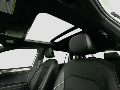 Certified 2023 Volkswagen Tiguan SEL R-Line image 23