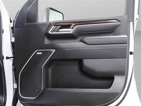 Used 2024 GMC Sierra 2500 SLT w/ SLT Convenience Package image 34