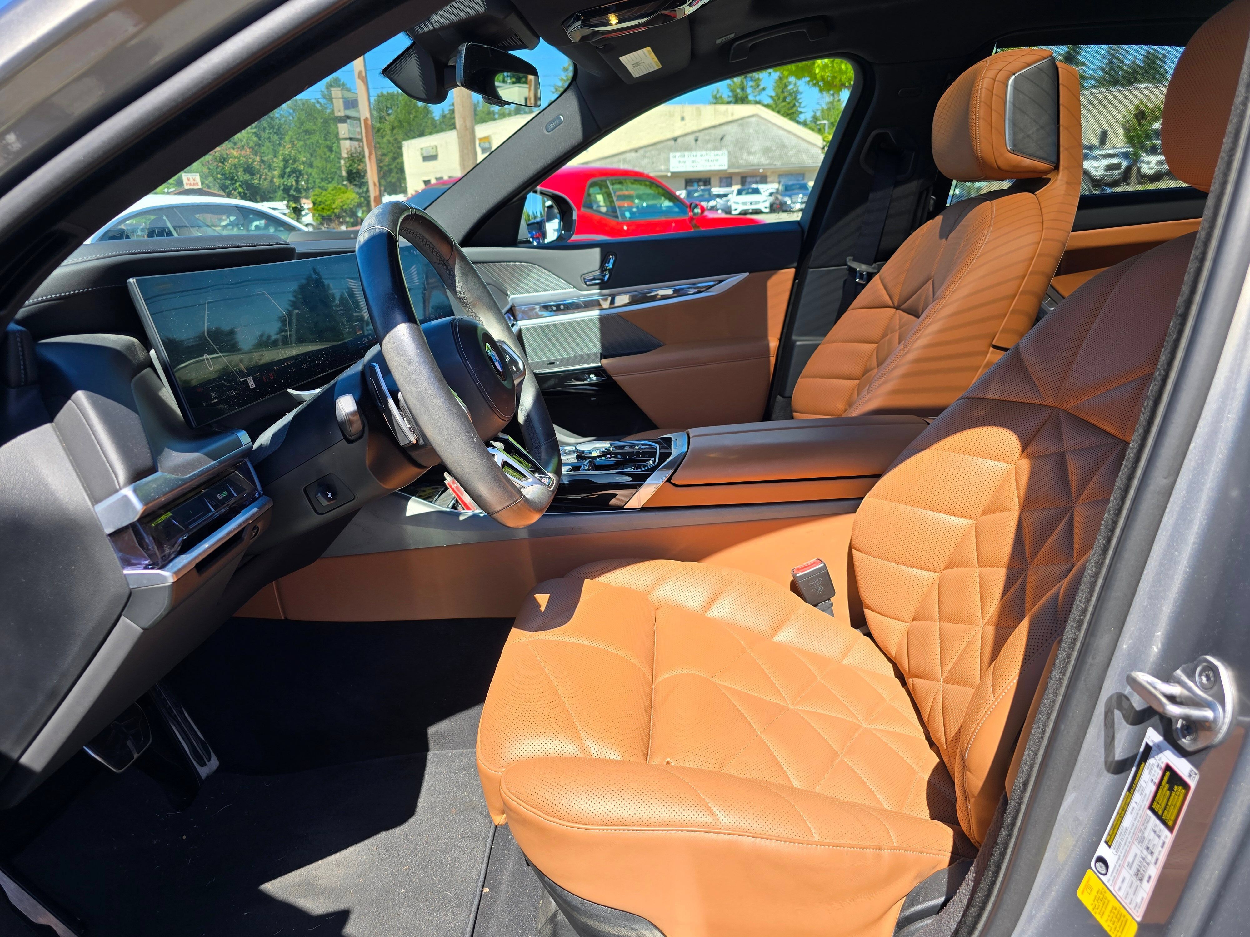 Used 2023 BMW 740i w/ Parking Assistance Package RWD image 18