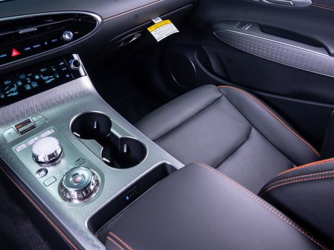 New 2026 Genesis GV70 2.5T Sport Prestige AWD/4WD image 28