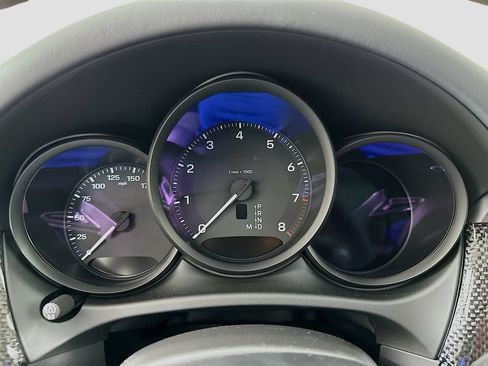 Certified 2025 Porsche Macan AWD/4WD image 13