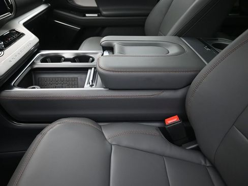 New 2025 Ford Expedition Active RWD image 21
