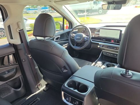 New 2026 Kia Carnival SX w/ SX Dark Edition Package FWD image 13
