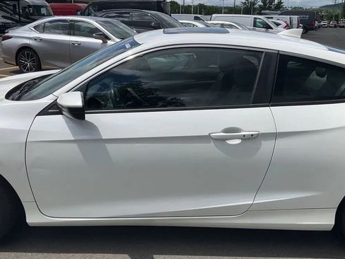 Used 2017 Honda Civic EX-L image 4