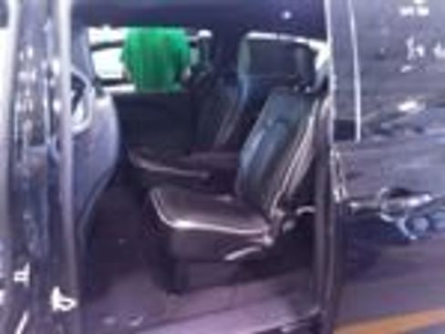 Used 2025 Chrysler Pacifica Limited FWD image 8