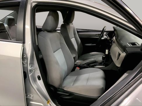 Used 2016 Toyota Corolla LE FWD image 9
