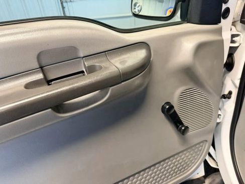 Used 2003 Ford F250 XL RWD image 6