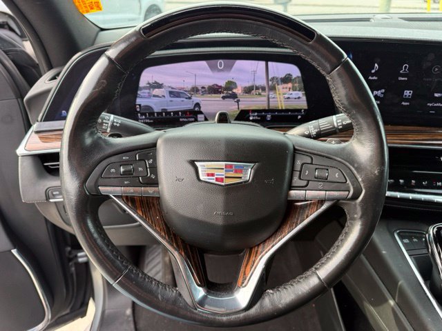Used 2023 Cadillac Escalade Premium Luxury AWD/4WD image 17