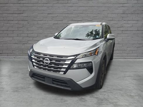 Certified 2024 Nissan Rogue SV FWD image 3
