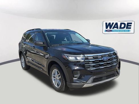 New 2026 Ford Explorer Active RWD image 3