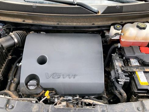 Used 2023 Chevrolet Traverse LS FWD image 34