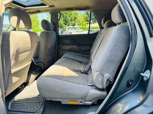 Used 2006 Toyota Sequoia SR5 AWD/4WD image 14
