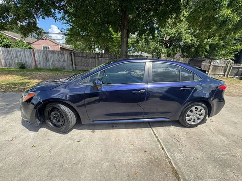 Used 2021 Toyota Corolla LE FWD image 9