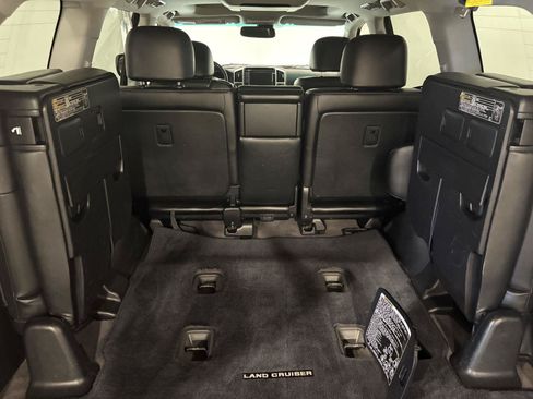 Used 2015 Toyota Land Cruiser AWD/4WD image 37