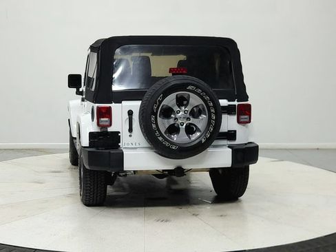 Used 2016 Jeep Wrangler Sahara w/ Connectivity Group AWD/4WD image 7