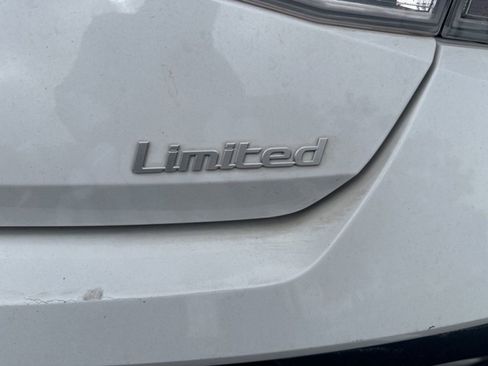 Used 2024 Hyundai Elantra Limited FWD image 12