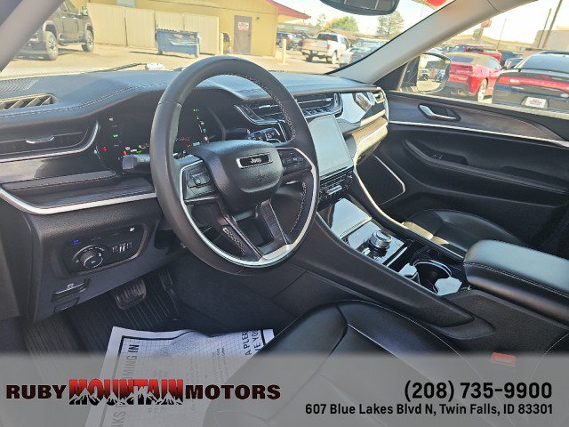 Used 2023 Jeep Grand Cherokee 4WD 4xe image 15
