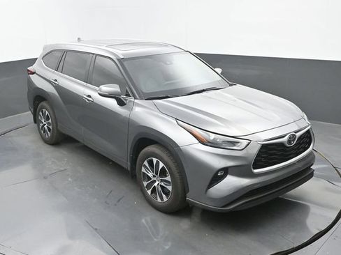 Used 2026 Toyota Highlander XLE image 29
