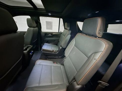 Used 2025 GMC Yukon AT4 w/ AT4 Premium Package AWD/4WD image 27