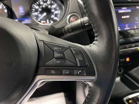 Used 2018 Nissan Rogue SV image 27