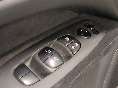 Used 2014 Nissan Pathfinder SV image 27