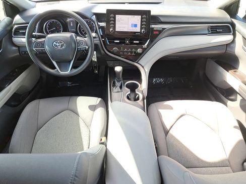 Used 2021 Toyota Camry LE image 9