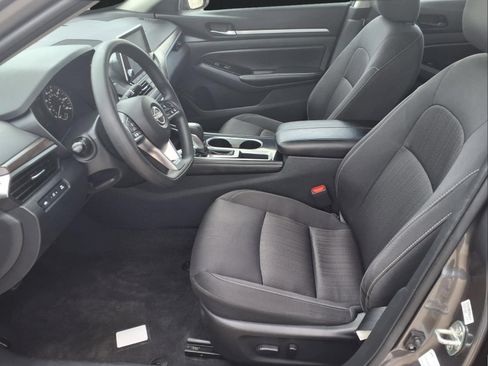 Used 2023 Nissan Altima 2.5 SV FWD image 17