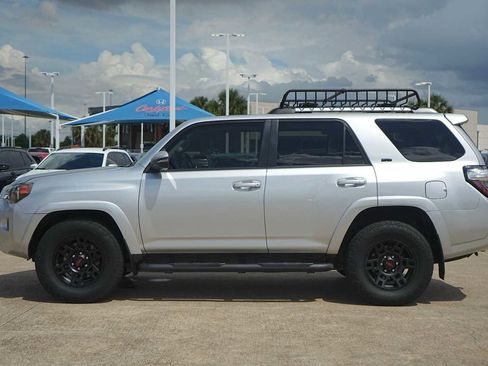 Used 2023 Toyota 4Runner SR5 Premium w/ Moonroof Package RWD image 3