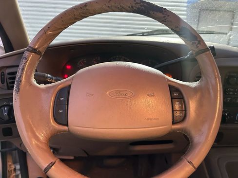 Used 1998 Ford Expedition Eddie Bauer image 16