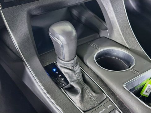 Used 2022 Toyota Avalon XLE FWD image 25