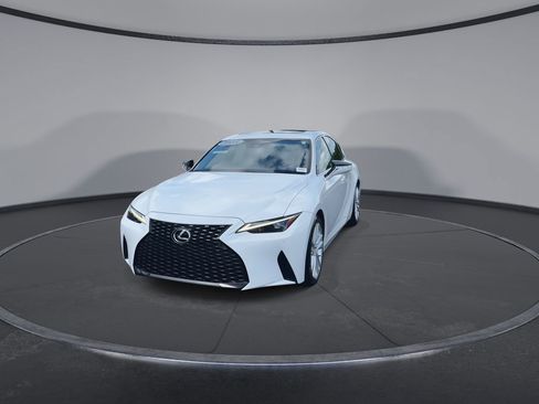 Used 2023 Lexus IS 300 w/ Comfort Package RWD image 4