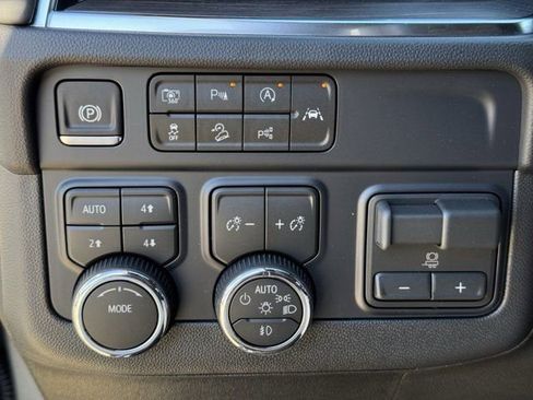 New 2026 Chevrolet Suburban LT w/ Comfort Package image 18