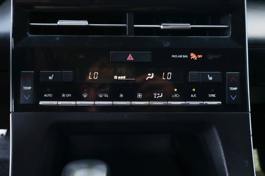 Used 2019 Toyota Avalon XSE w/ All Weather Liner Package FWD image 33