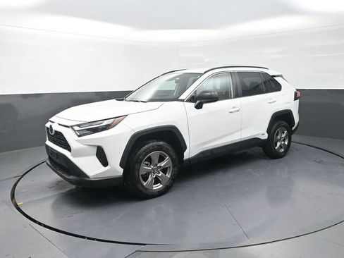 Used 2025 Toyota RAV4 LE AWD/4WD image 3